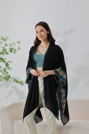 Gypsy Soul: Bohemian Embroidered Trim Kimono Leto Collection