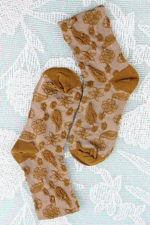 Cashew-Print Socks – Lightweight & Breathable Comfort 🌰🧦