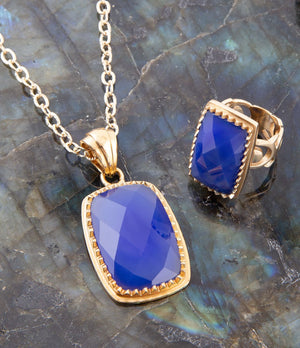 Filigreed Blue Agate Golden Pendant Necklaces