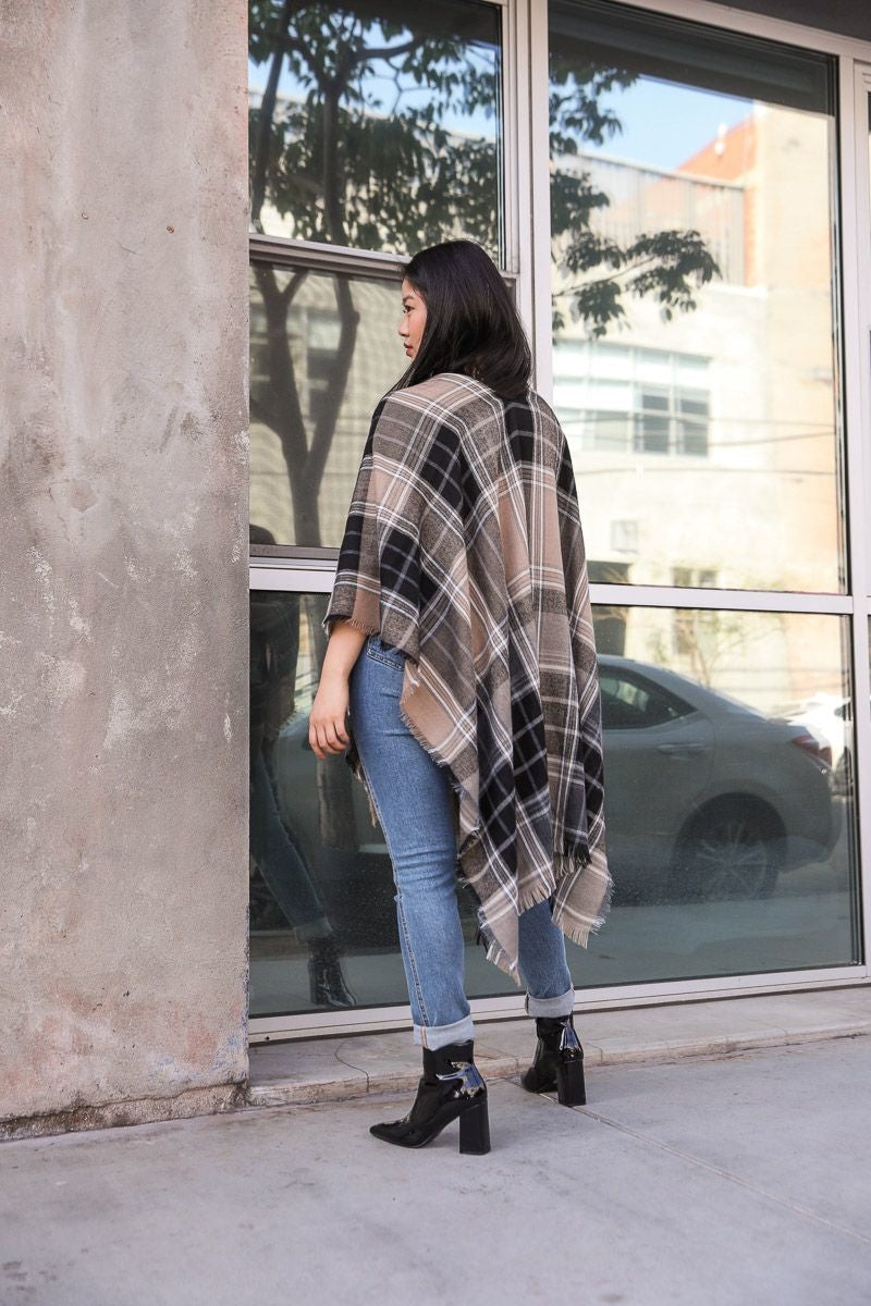 Lightweight Plaid Ruana Ponchos Black