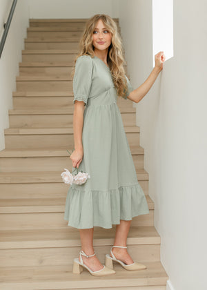 Scarlet Scalloped Lace Maxi Dress