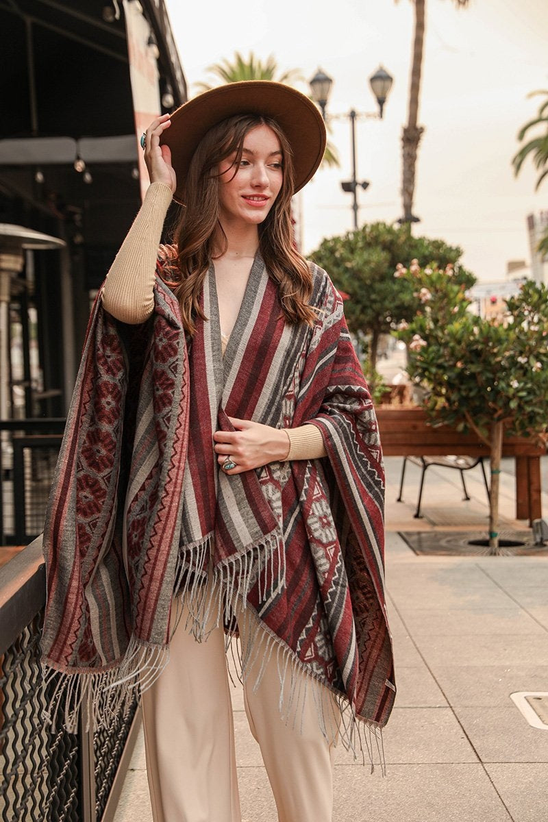 Striped Quatrefoil Flower Ruana Ponchos Burgundy