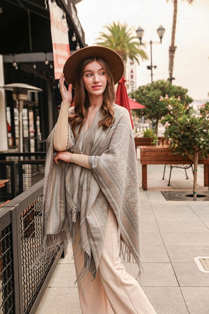 Striped Quatrefoil Flower Ruana Ponchos Khaki