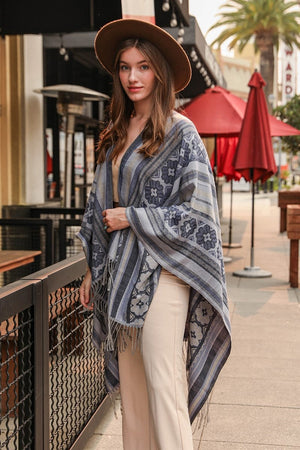 Striped Quatrefoil Flower Ruana Ponchos Navy