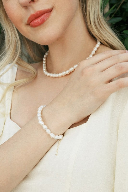 Mid sized natural pearl bracelet, necklace set Lilou 