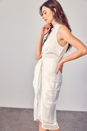 SLEEVELESS COLLARED FRONT TIE DRESS Do + Be Collection 